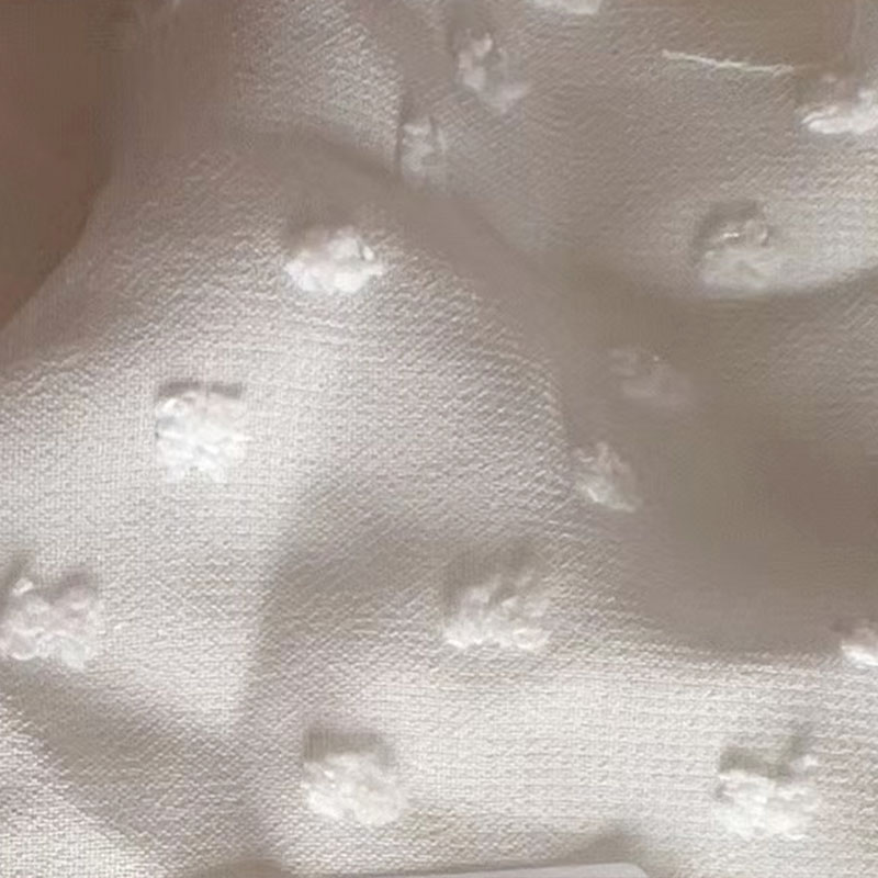 Hogyan lehet különbséget tenni a jó minőségű és az alacsony minőségű sifon ruha között?